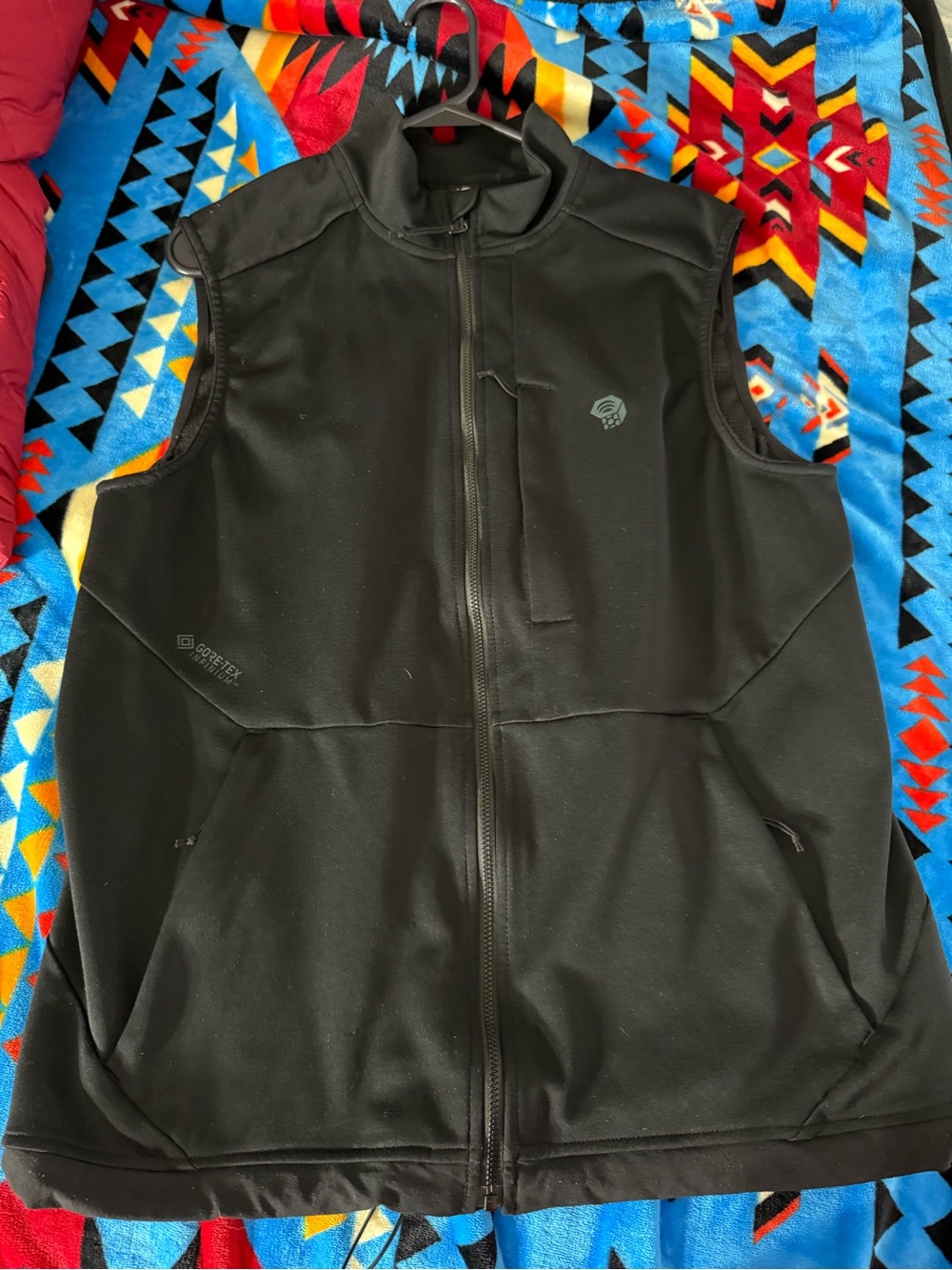 GORE-TEX Men's Black Softshell Vest with Zip Pockets